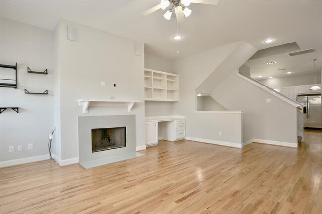 Building Photo - 3614 Main Plaza Dr