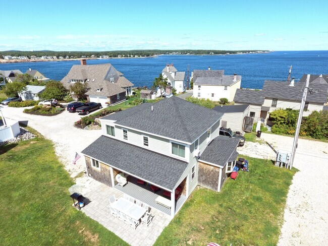 Building Photo - Winter Rental Only. Single Family Availabl...