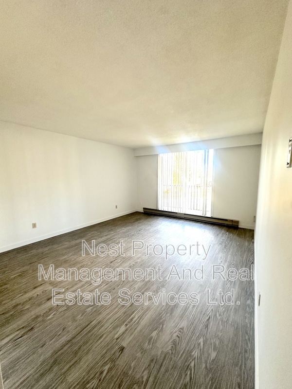 Building Photo - 776 Vaughan St