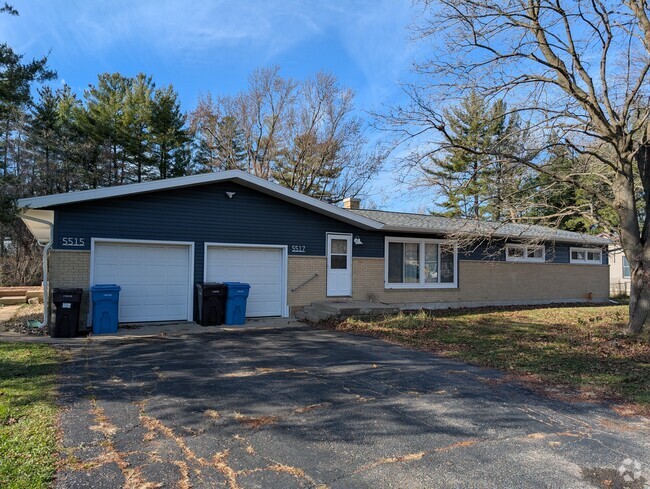 Building Photo - 5517 Fieldstone Ln Rental