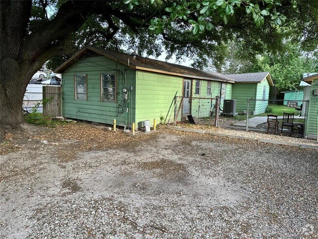 Building Photo - 13331 W Hardy Rd Rental