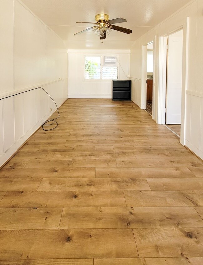 Building Photo - 1132 Unit 1132