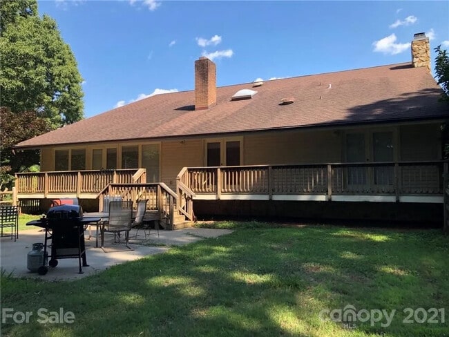 Photo - Room in House on Ranson Rd