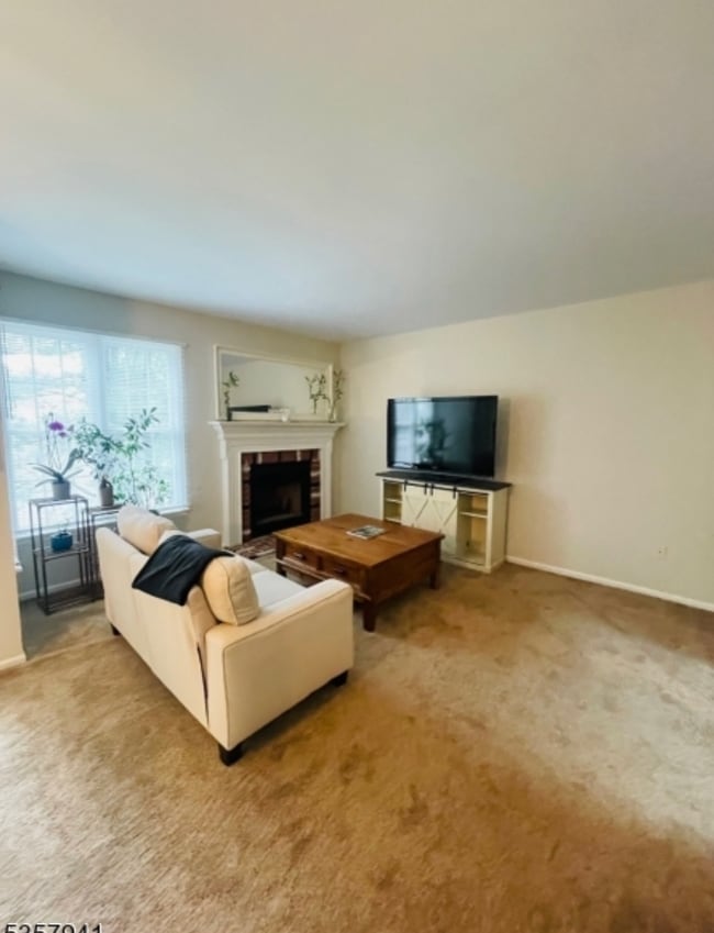 Photo - 7 Dorset Ln