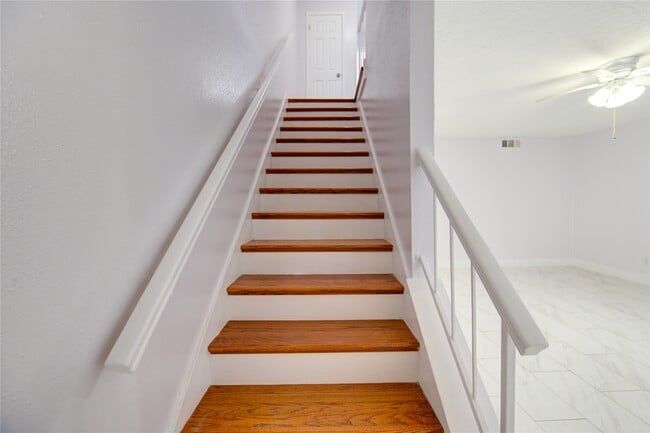 Photo - 2420 Miramar Ct Unit 2420