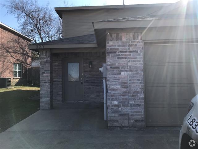 Building Photo - 927 Parkplace Rd Rental