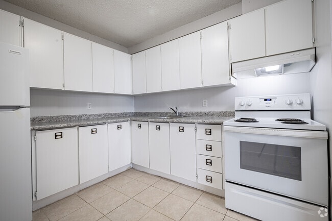 2 chambres, 1 salle de bain - 979 pi² - Cuisine - The Riversides - 1591 Lycee Place