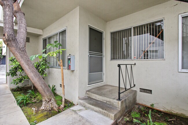 10910 Santa Monica Blvd