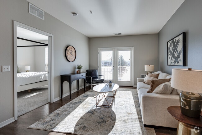 1BR, 1BA - 737SF - Living Room