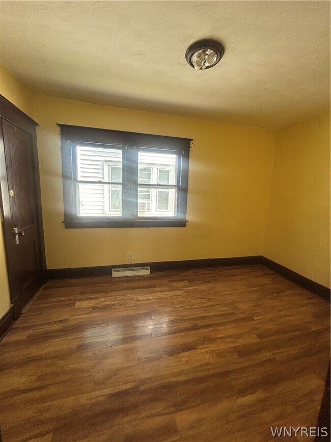 Photo - 81 St Florian St