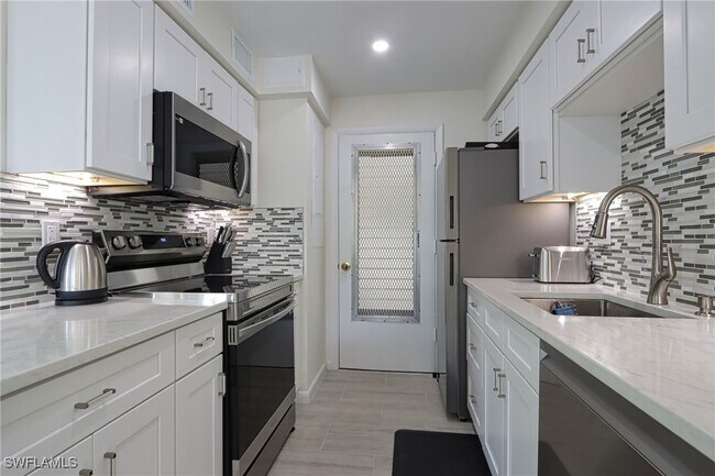 Photo - 1300 Gulf Shore Blvd N Unidad 205