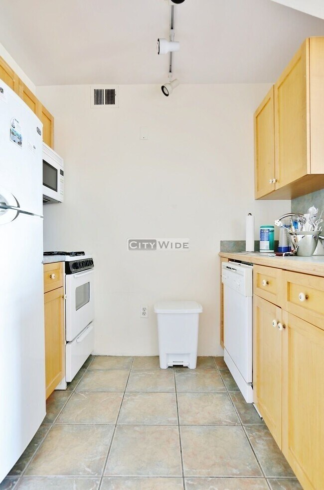 Photo - 1201 Ogden Ave Unit 3C