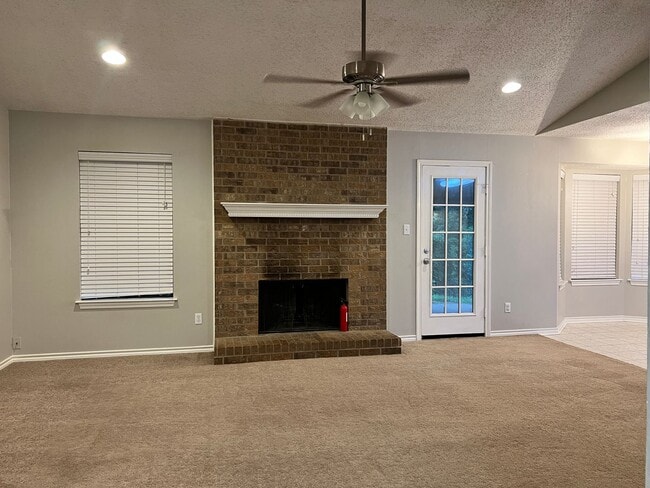 Photo - 411 Hickory Rd