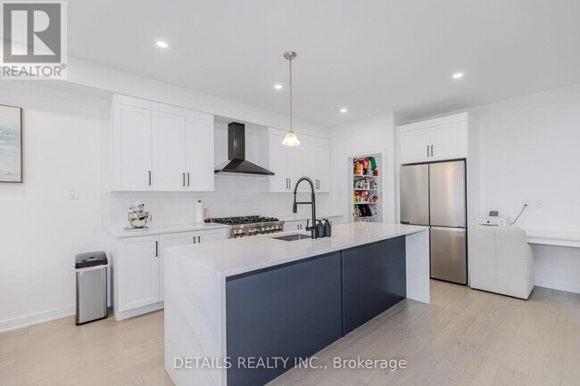 Photo - 67 Viceroy Mews