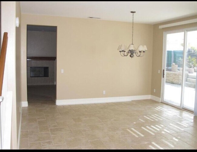 Beautiful 3 bedroom 3.5 bathroom in Redhawk! Rental House Rental in