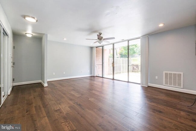 Photo - 702 Quince Orchard Blvd Unit 702-P2