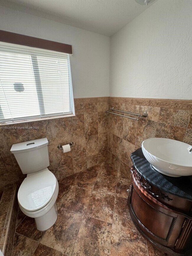 Photo - 20424 NW 15th Ave Unit 5-6