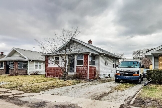 Photo - 1417 N Denny St