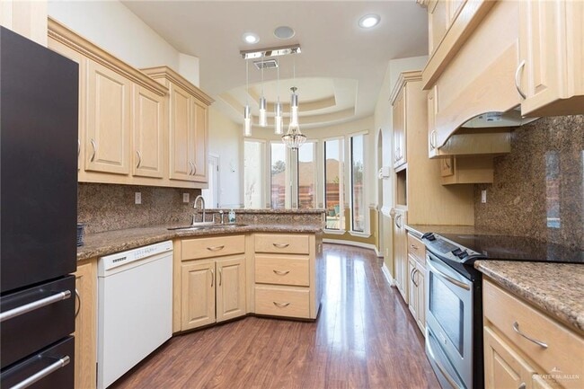18 Audrey Dr