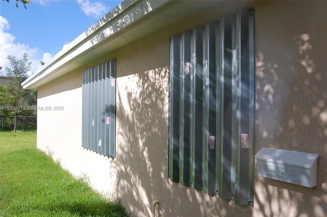 Photo - 2184 NW 63rd St Unit 2