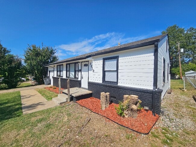 Photo - 1919 W 46th Pl