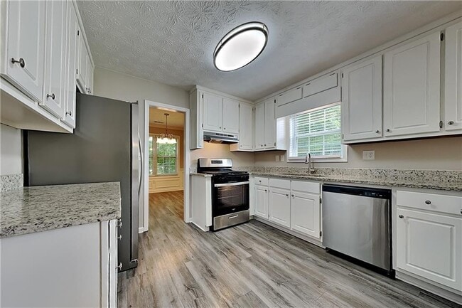 Photo - 70 Leighs Grove Way