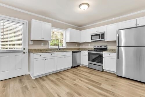 Photo - 2571 Lakeshore Dr