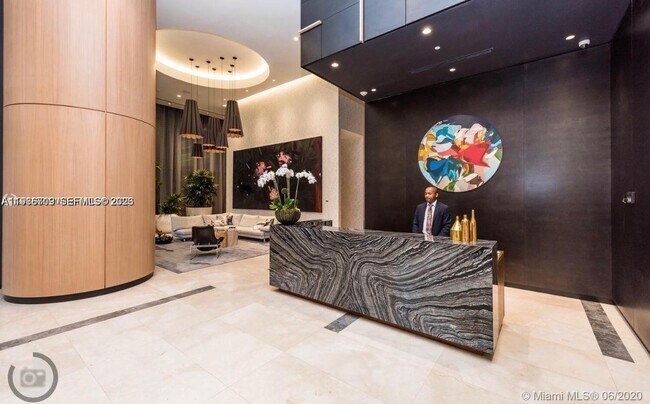 Photo - 55 SW 9th St Unidad 2307