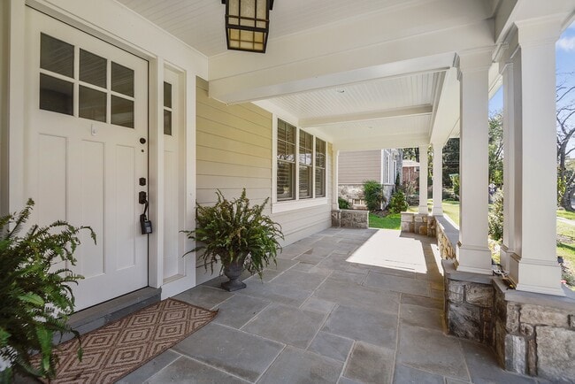 Photo - 5br Bethesda Home for Rent