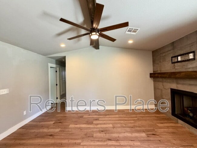 Photo - 1939 W Pittsburg Pl
