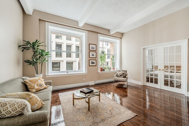 Building Photo - 204 Rue de l'Hôpital Unit 203