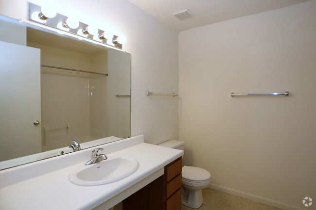 3BR, 2BA - Bathroom