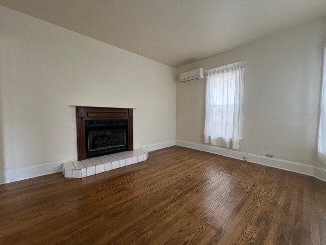 Photo - 3 bed and 2 bath house in downtown Johnson...