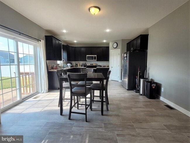 Photo - 252 Hightide Dr