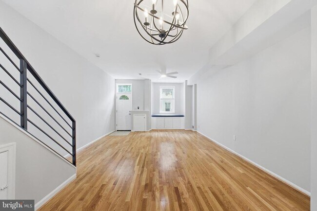 Photo - 1230 Wylie St NE