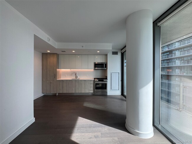 Photo - 131-03-131-40 40th Rd Unit 16P