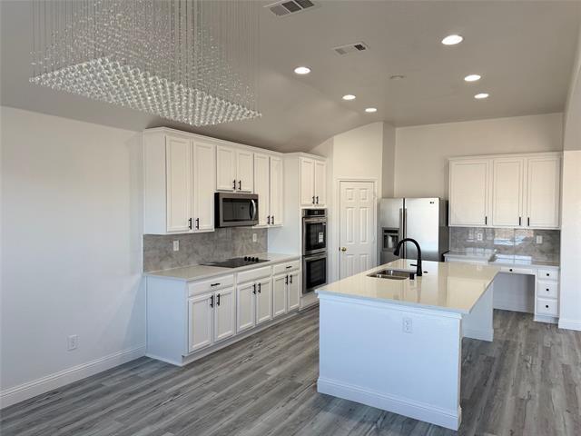 Building Photo - 910 Cutting Horse Dr