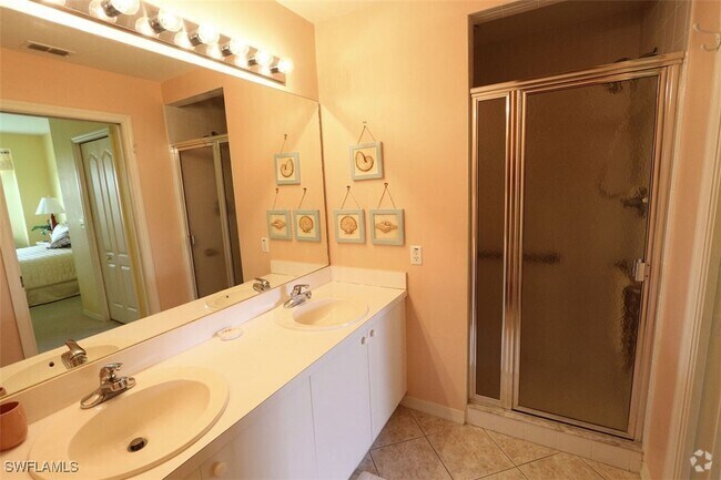 Building Photo - 26751 Clarkston Dr Unit 102 Rental