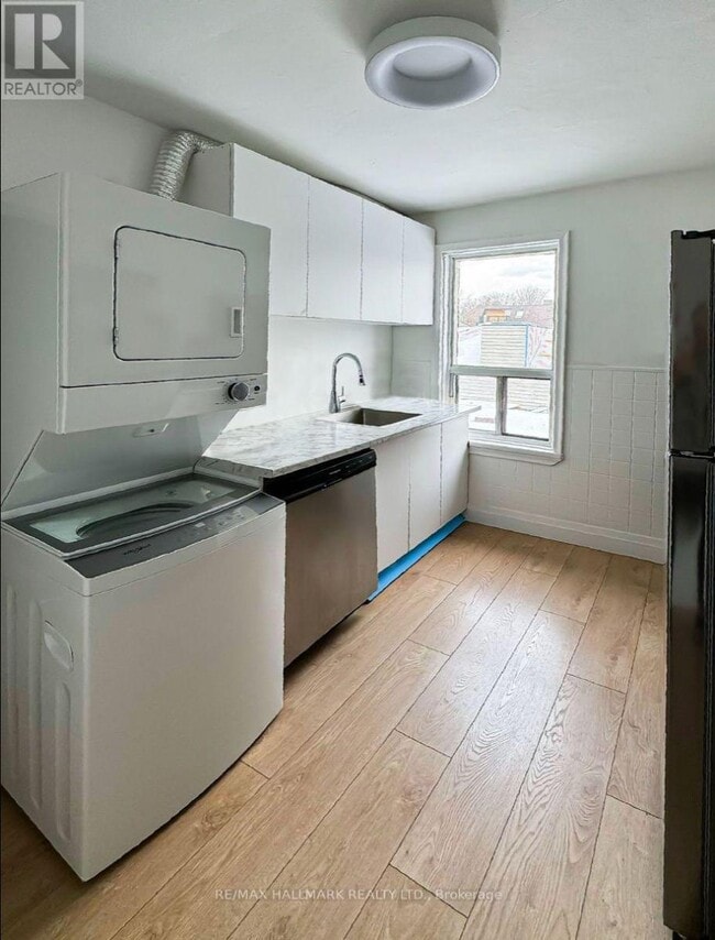 Photo - 77 Northcote Ave
