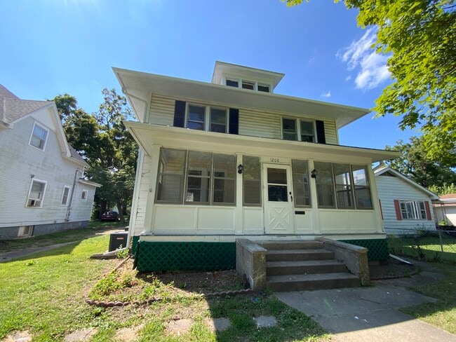 Building Photo - 1208 Grant St Rental