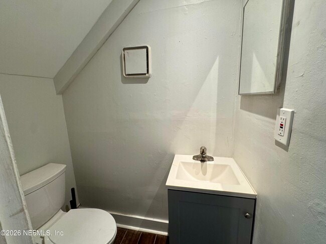Photo - 707 Rainer Rd