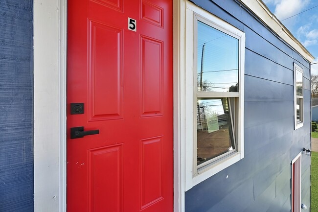 Building Photo - 1313 10th St Unit 5