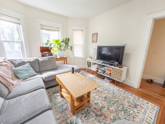 Photo - 70 Line St Unit 1