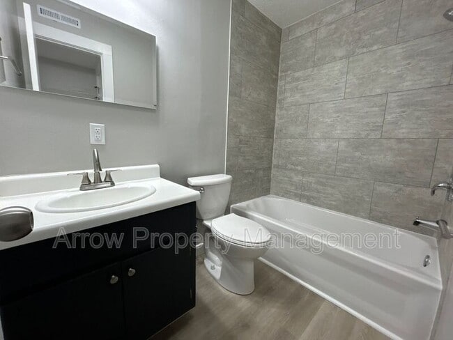 Photo - 1010 N 16th St