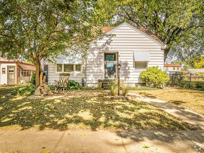 Building Photo - 2815 Ridgeway Ave Rental