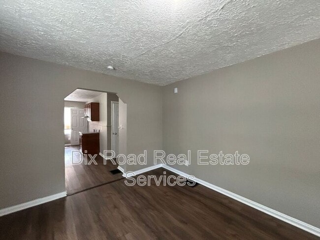 Photo - 660 Gramont Ave