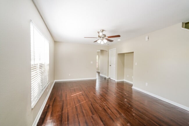 Photo - 6023 Sand Key Ln