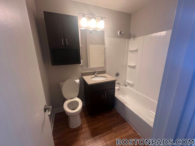 Photo - 9 Bronsdon St Unidad 17B-A