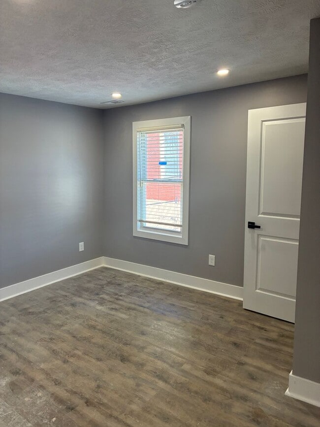 Photo - 352-354 Ermine Way Unit 354 Ermine