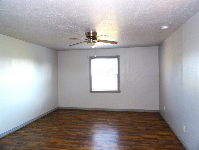 Photo - 505 Oak Ave Unit B1